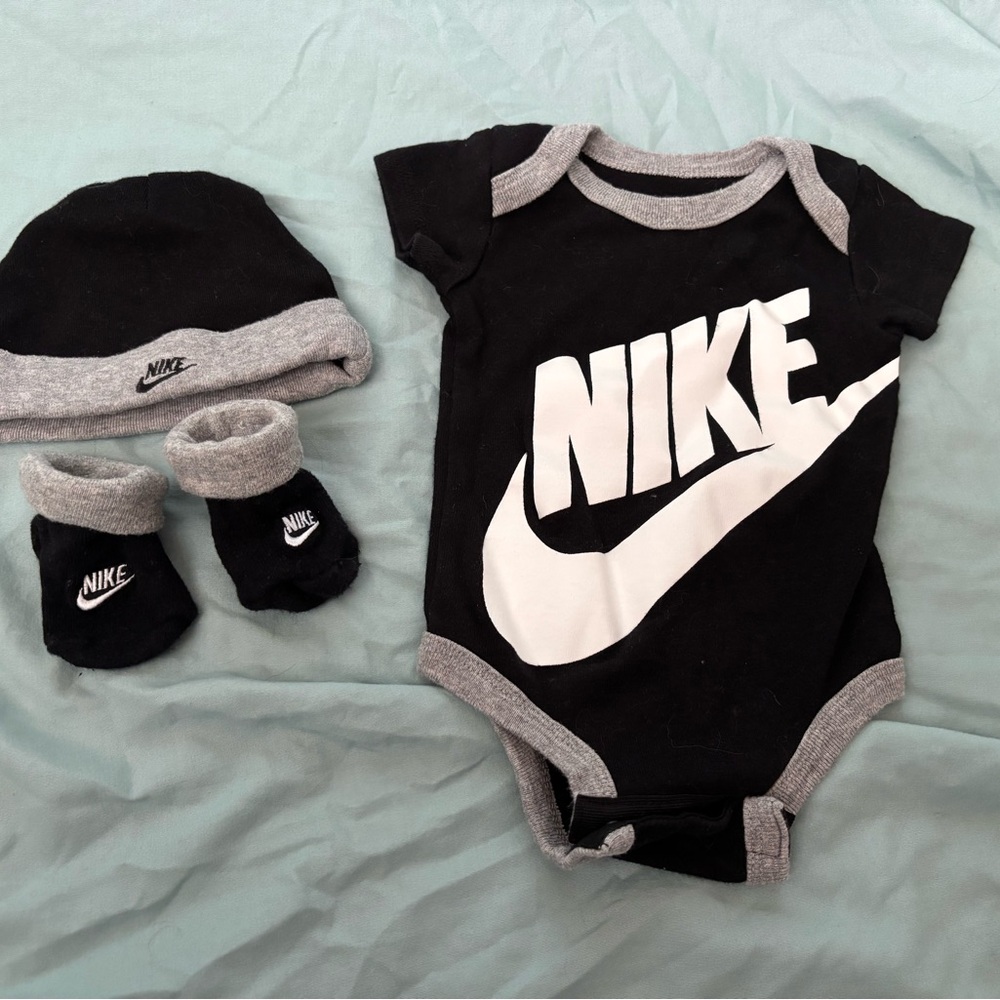 Nike Infant Bodysuit Set - 0-6m
